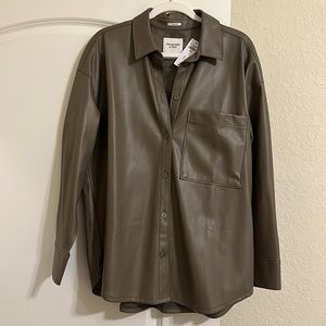 Abercrombie vegan leather oversized shirt in olive green . SZ Large. NWT